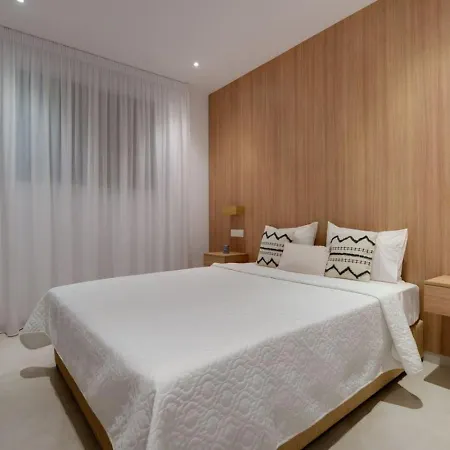 Christine Luxury - 5br Paralimni